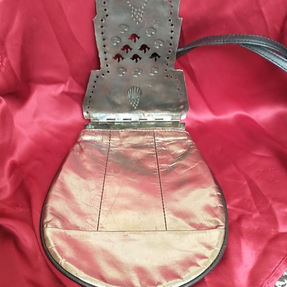 Artisan Crafted Leather Crossbody - Picture 4 of 6